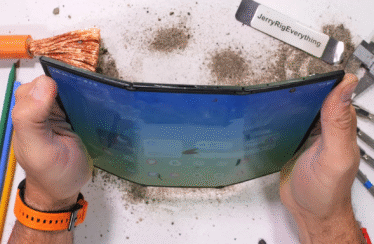 JerryRigEverything tests the durability of the Galaxy Z TriFold — breaking the “tri-fold” is easy